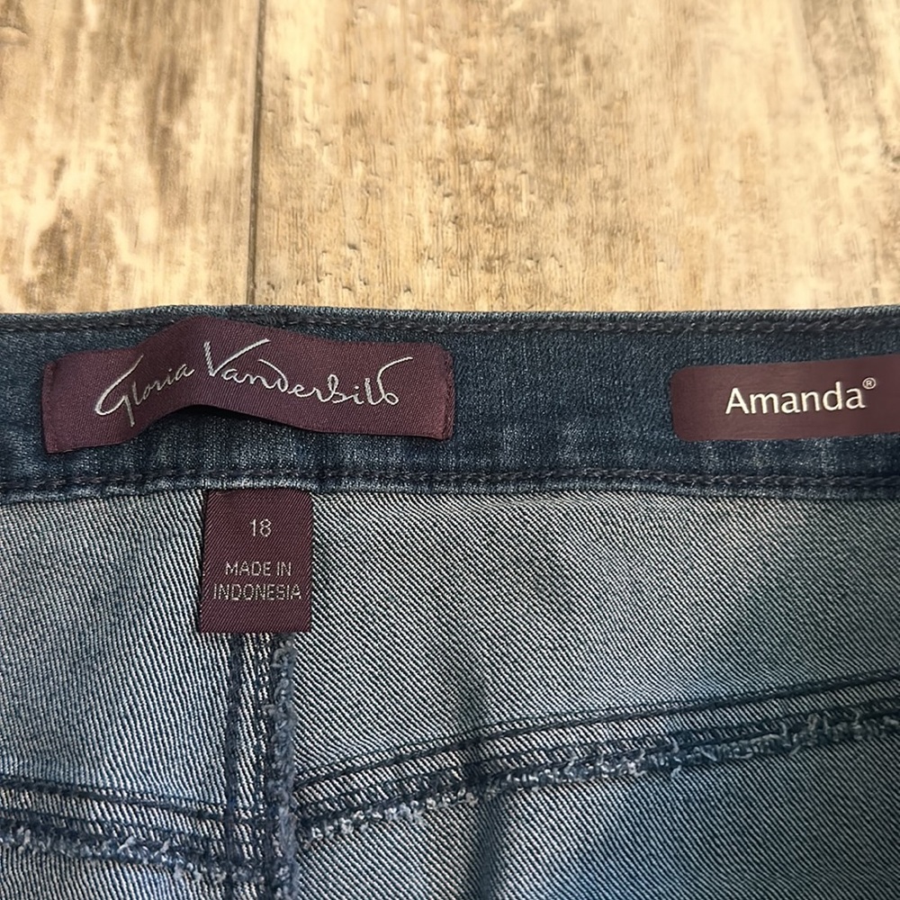 Gloria Vanderbilt Classic Amanda Tapered Jean - Picture 11 of 12